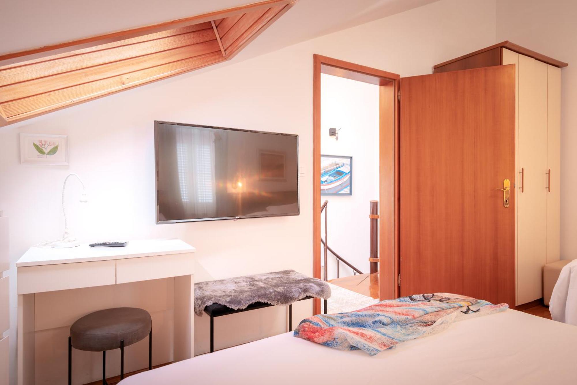 Kalina Deluxe Apartments Jelsa  Buitenkant foto