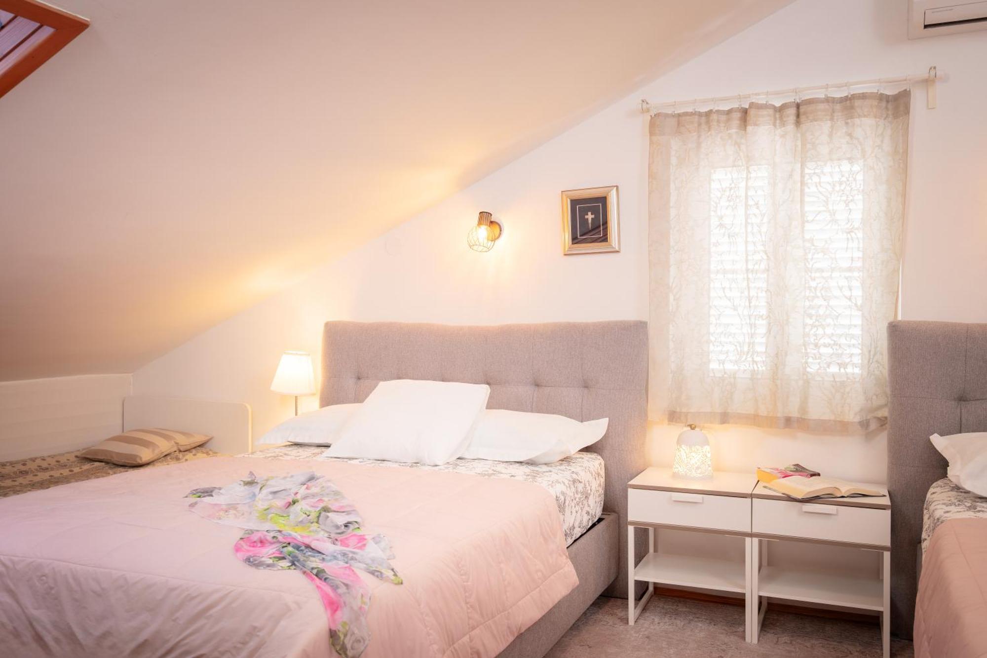 Kalina Deluxe Apartments Jelsa  Buitenkant foto
