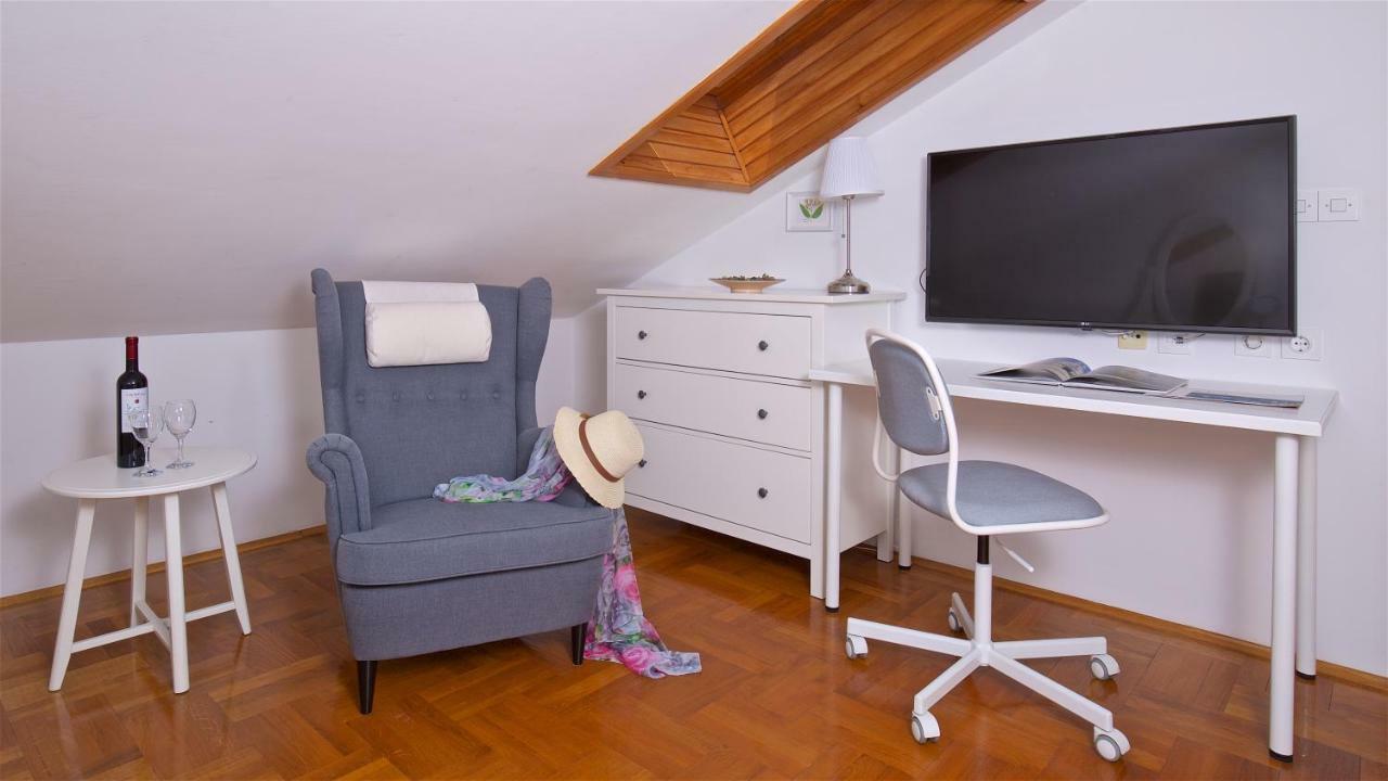 Kalina Deluxe Apartments Jelsa  Buitenkant foto